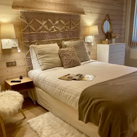 Boutique Hotel - Notre Chalet Les Fourgs Room photo